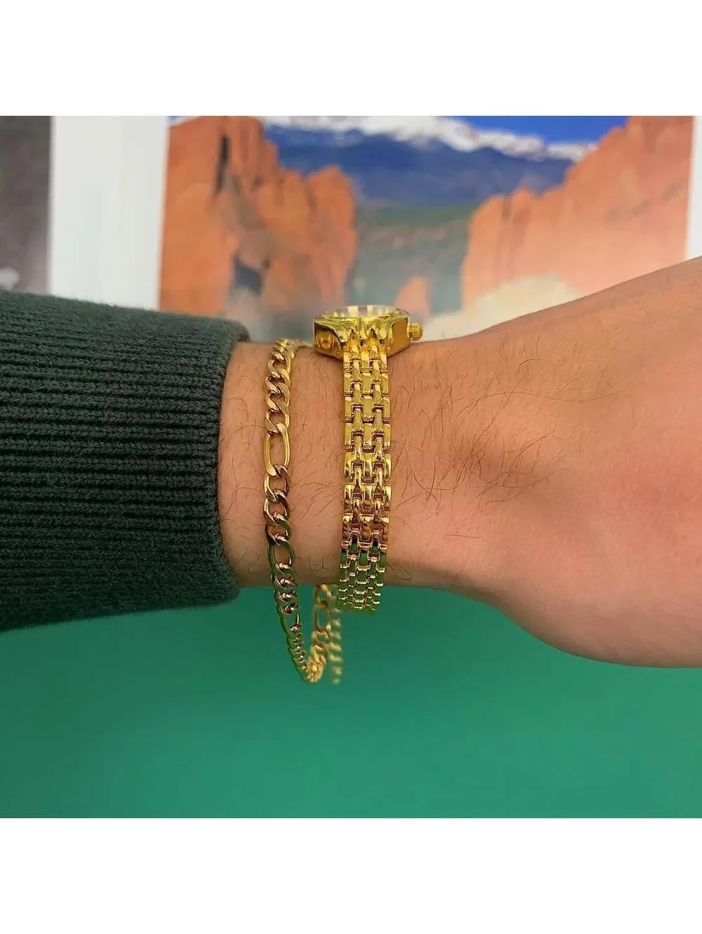 Minimalistic Gold and Red Face round dainty stainless steel y2k 2000s style watc